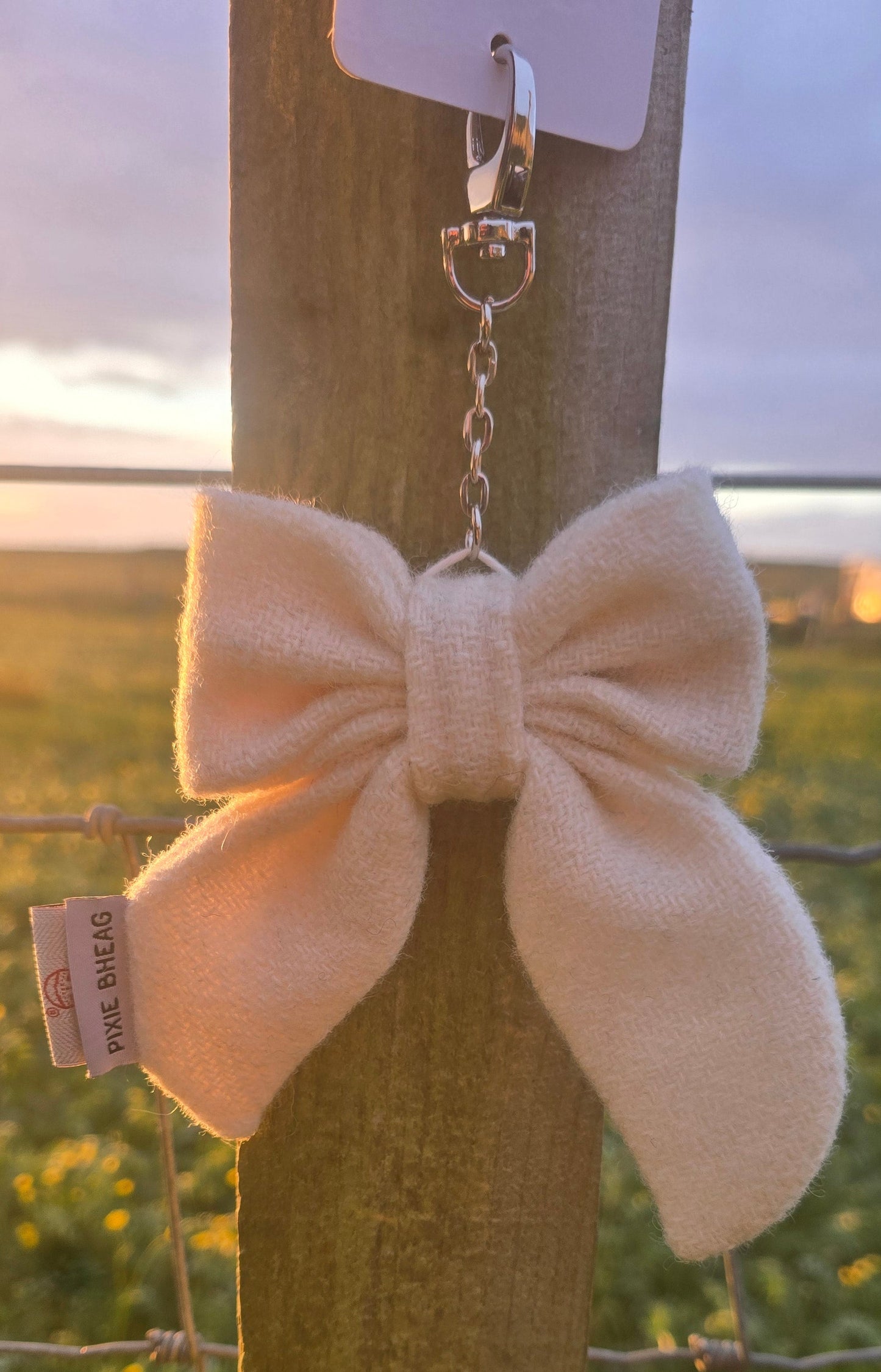 Harris tweed bow keychain