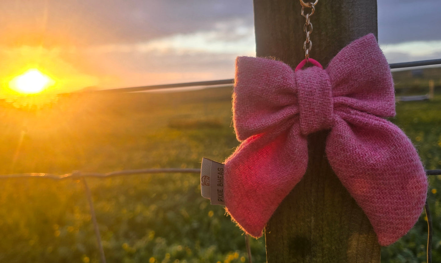 Harris tweed bow keychain