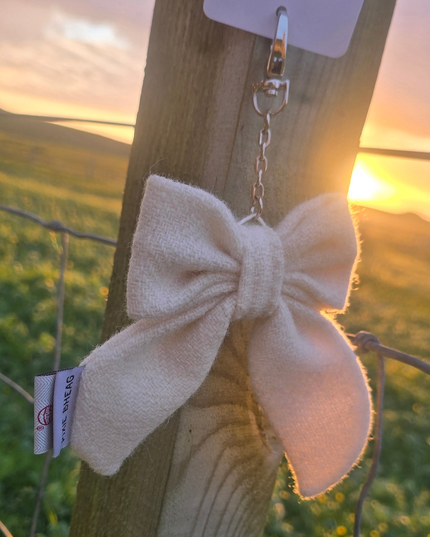 Harris tweed bow keychain